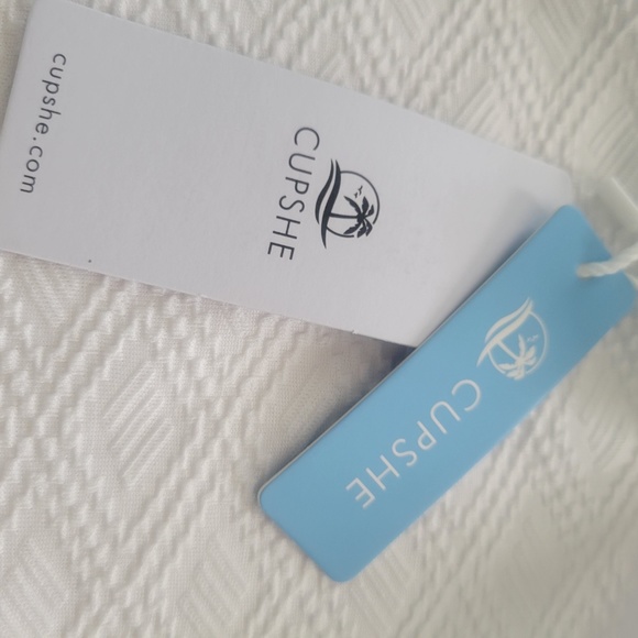 NWT CUPSHE EVE WHITE SCALLOPED ONE PIECE SWIM SUIT MEDIUM - Picture 5 of 6